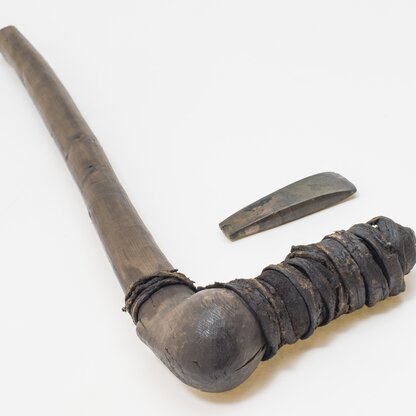 Copper axe | © © South Tyrol Museum of Archaeology / Harald Wisthaler