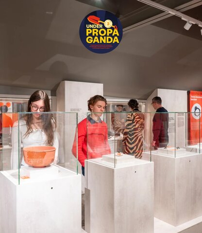 Visita guidata nella mostra UNDER PROPAGANDA per adulti